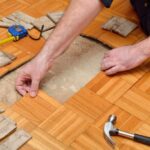 Как заменить паркетную доску в середине комнаты: пошаговая инструкция